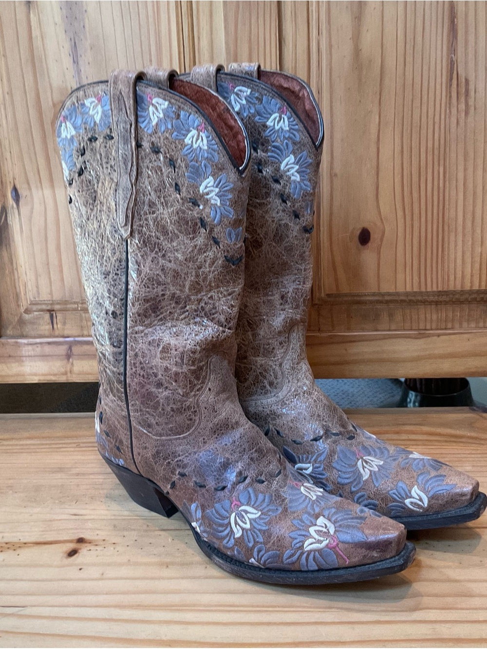 Women's Brown Floral Embroidered Western Boots